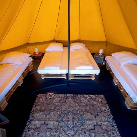 Romantic Glamping Retreat With Shaded Terrace & Sun Loungers In District, Portugal Hébergement de vacances District de Faro